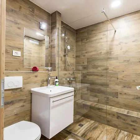 Vendégház Apinelo Tower 4*