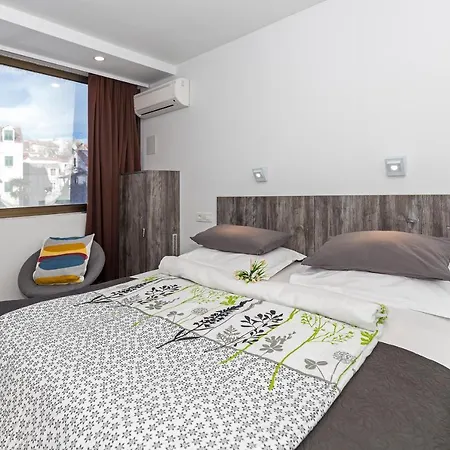 Apinelo Tower Guest house Split