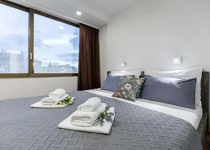 Apinelo Tower 4* Split