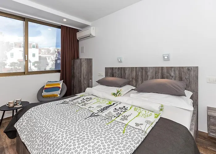 Apinelo Tower Guest house Split