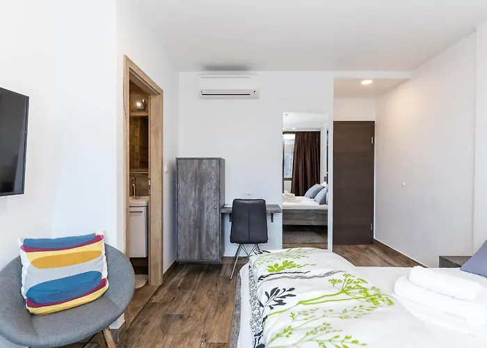 Apinelo Tower Guest house 4*