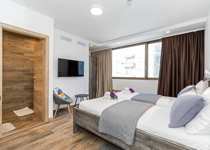 Apinelo Tower Guest house 4*