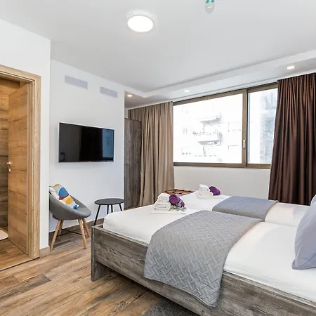 Apinelo Tower Maison d'hôtes 4*