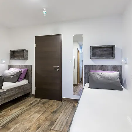 Apinelo Tower Maison d'hôtes 4*