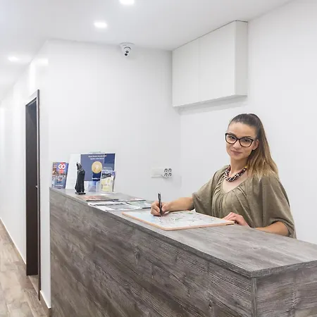 Apinelo Tower Гостьовий будинок