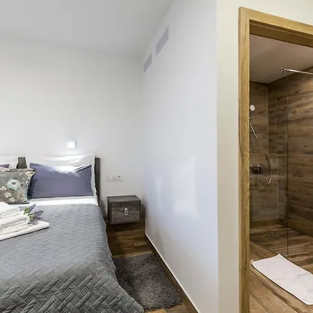 Apinelo Tower 4* Спліт