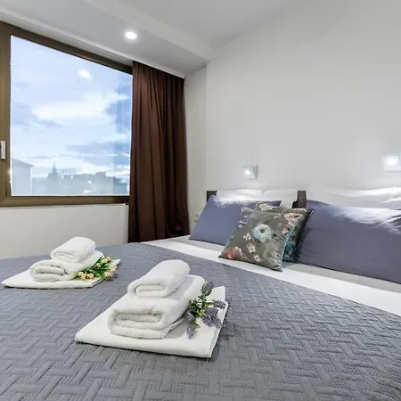 Apinelo Tower 4* Split