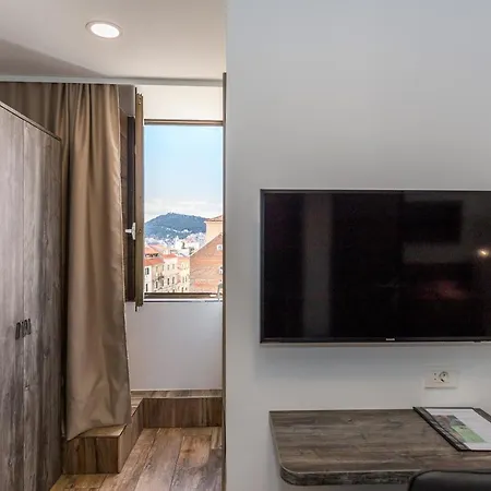 Apinelo Tower 4* Спліт