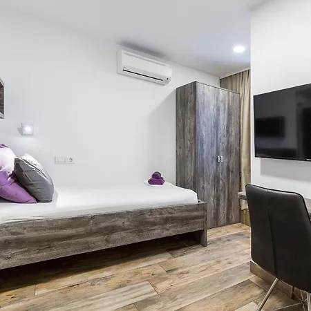 Apinelo Tower Гостьовий будинок 4*