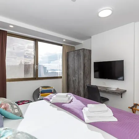 Apinelo Tower 4* Спліт