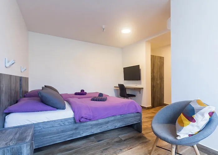 Pensión Apinelo Tower Split