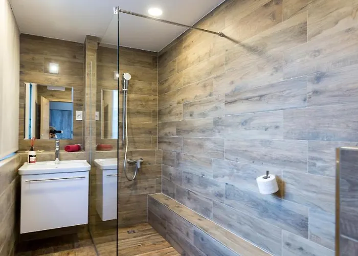 Apinelo Tower 4* Split